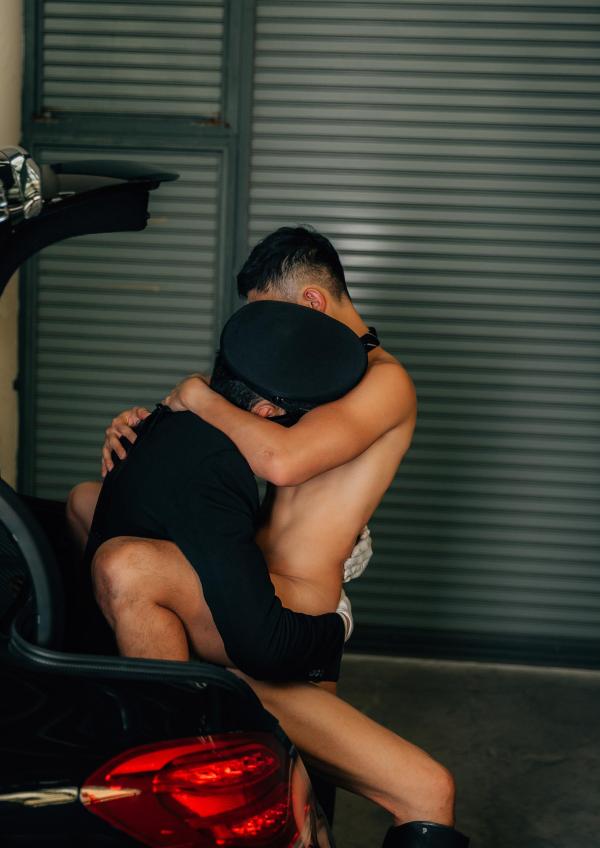 Hunt-No.04-–-Naughty-Driver