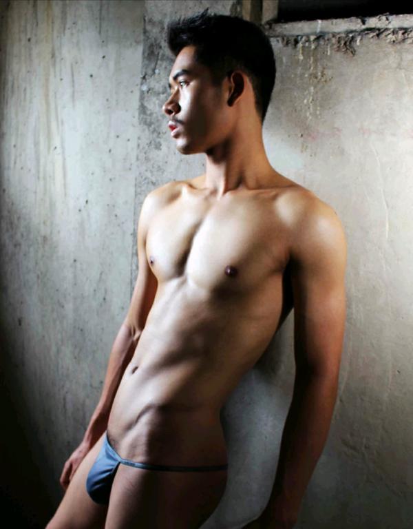 MAN-OMG-2-–-Ron-Apichat