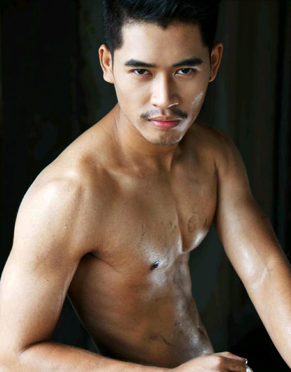 MAN-OMG-2-–-Ron-Apichat