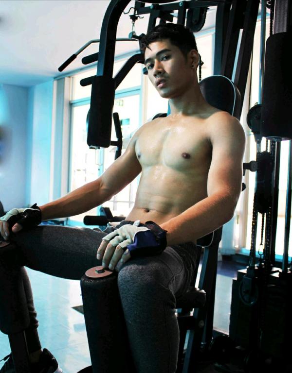 MAN-OMG-2-–-Ron-Apichat