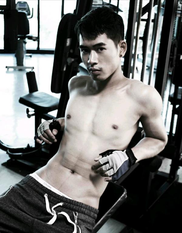 MAN-OMG-2-–-Ron-Apichat