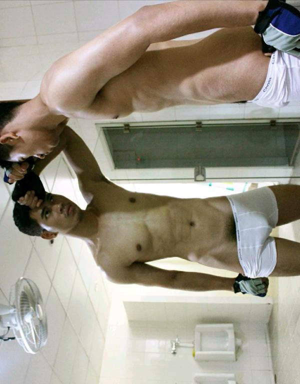 MAN-OMG-2-–-Ron-Apichat