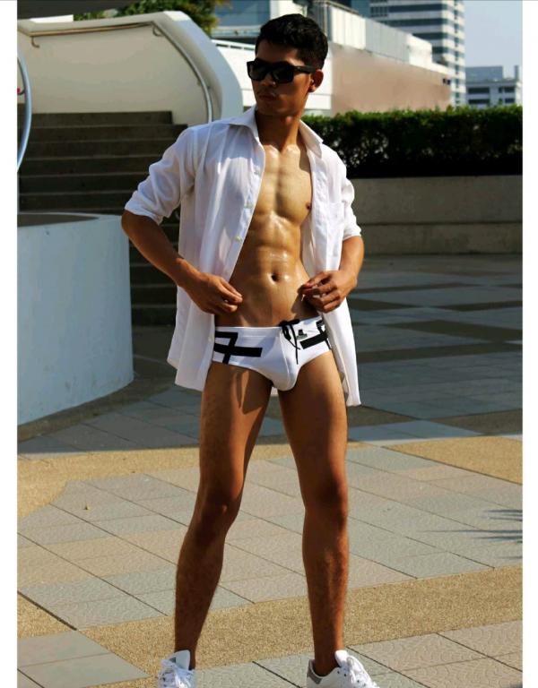 MAN-OMG-2-–-Ron-Apichat