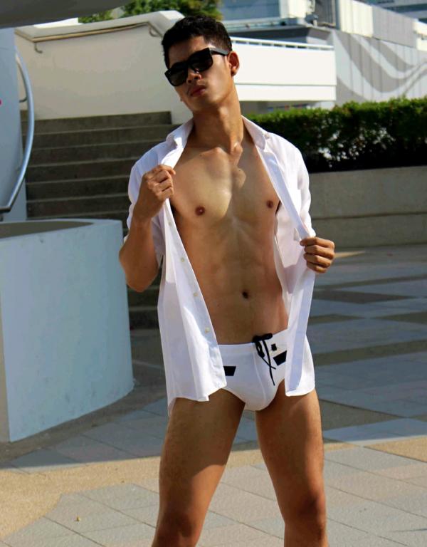 MAN-OMG-2-–-Ron-Apichat