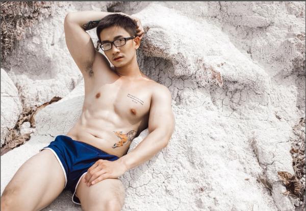 MYTH-Issue-05--Smokin-Hot-Summer--142-Pics--BtS-