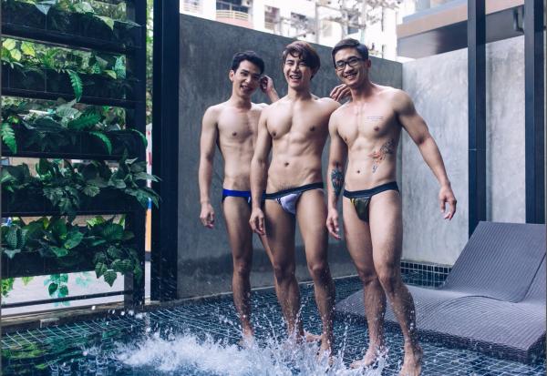 MYTH-Issue-05--Smokin-Hot-Summer--142-Pics--BtS-