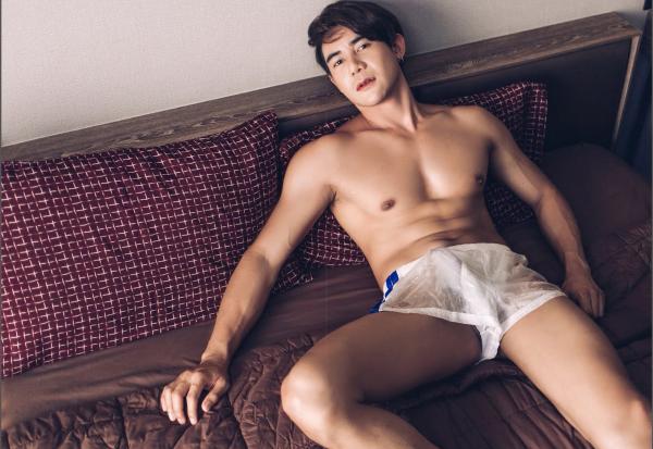 MYTH-Issue-05--Smokin-Hot-Summer--142-Pics--BtS-