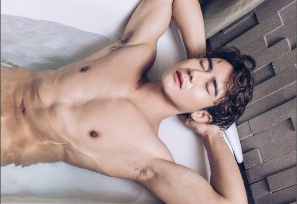 MYTH-Issue-05--Smokin-Hot-Summer--142-Pics--BtS-