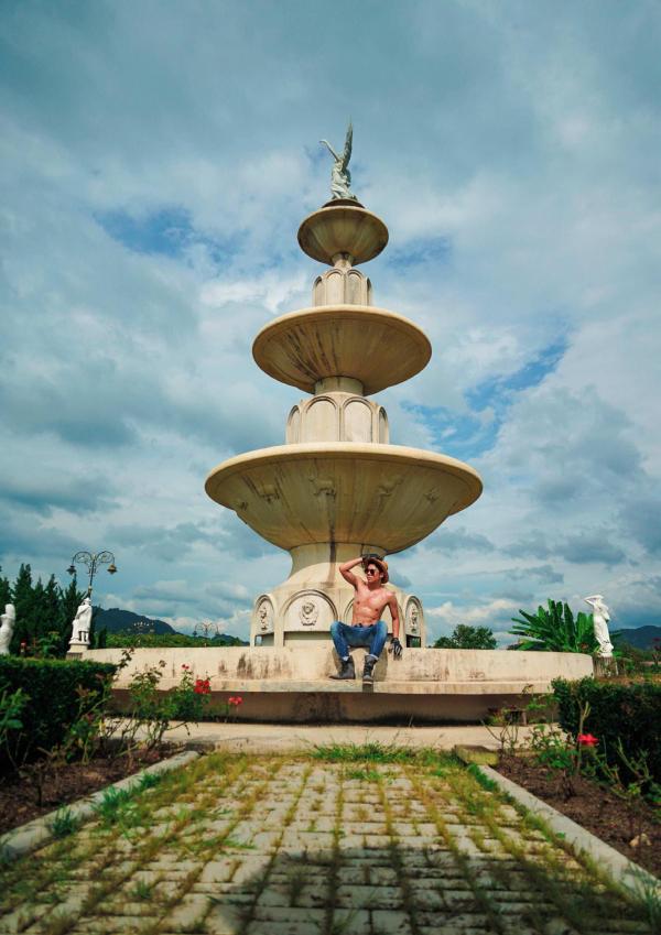 Menluscious--Issue-02---Fame-Krittapat