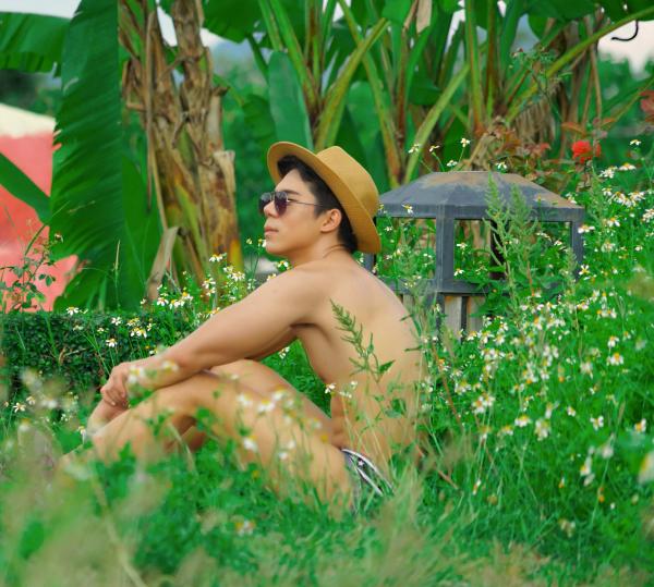 Menluscious--Issue-02---Fame-Krittapat