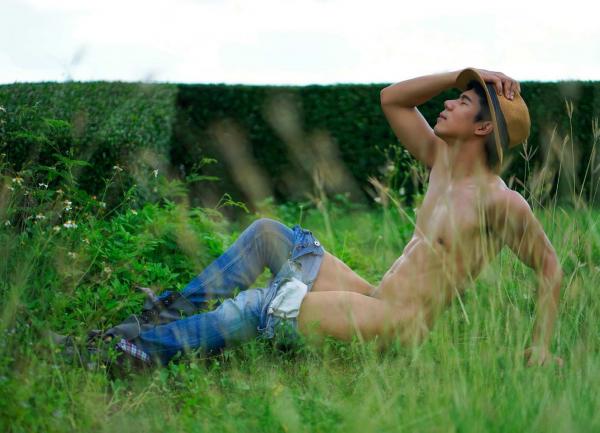 Menluscious--Issue-02---Fame-Krittapat