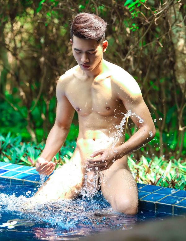 Menluscious-Issue-01--Ron-Charron