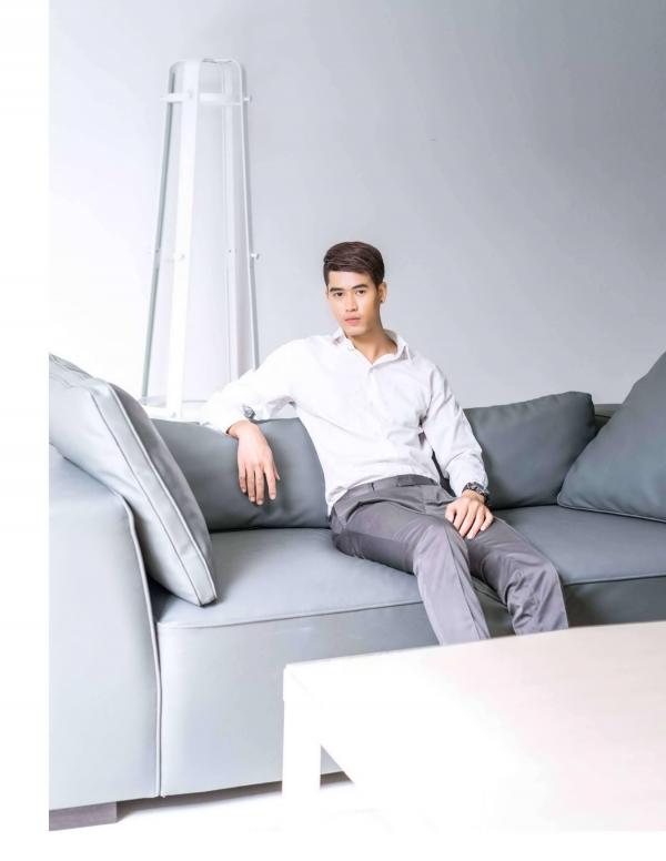 Menluscious-Issue-01--Ron-Charron