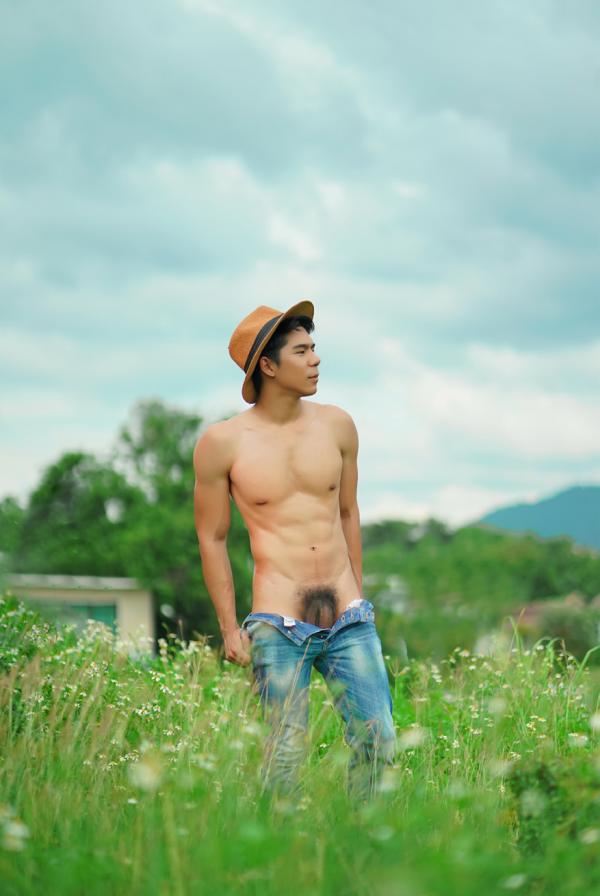 Menluscious-Issue-02---Fame-Krittapat