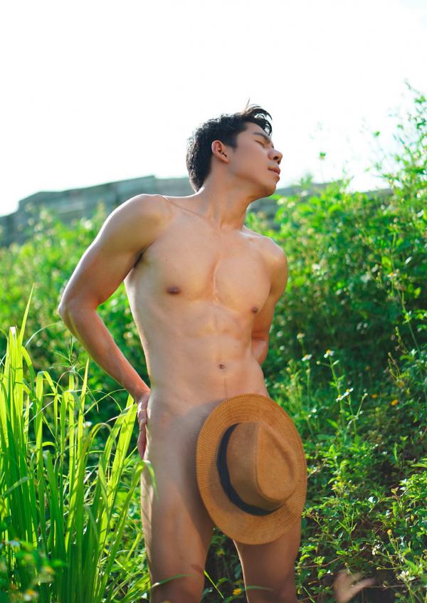 Menluscious-Issue-02---Fame-Krittapat