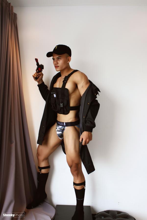 Men’s-Room-15--Lý-Hồng--Pics--Video-