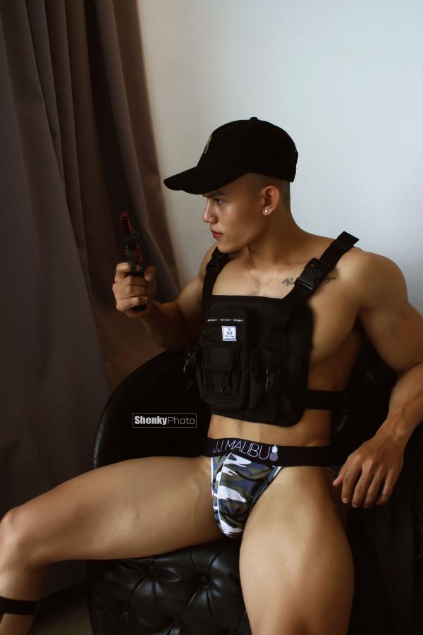 Men’s-Room-15--Lý-Hồng--Pics--Video-