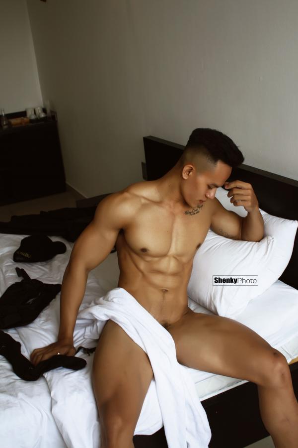 Men’s-Room-15--Lý-Hồng--Pics--Video-