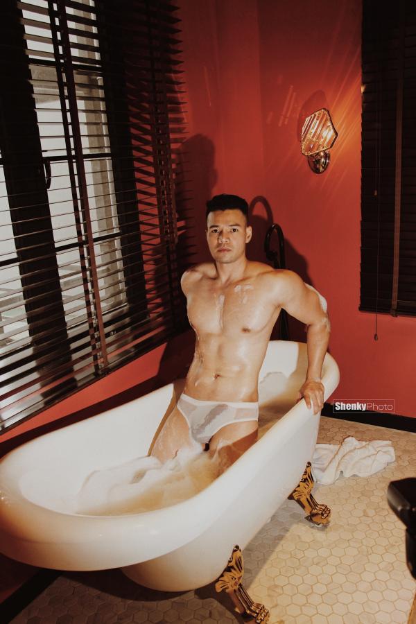 Men’s-Room-16--Mai-Quốc-Doanh-Ebook--Video