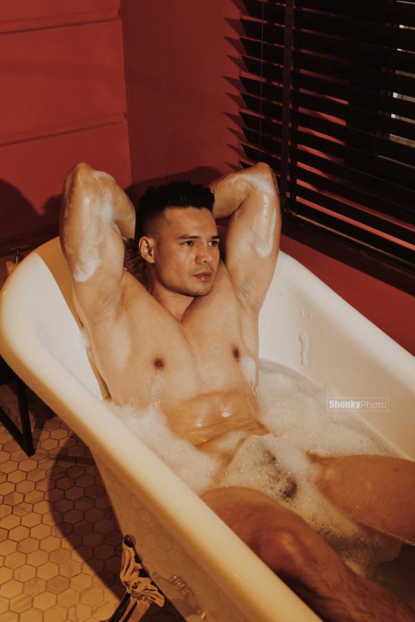 Men’s-Room-16--Mai-Quốc-Doanh-Ebook--Video