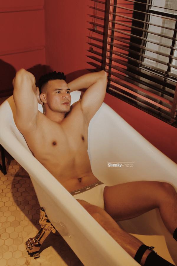 Men’s-Room-16--Mai-Quốc-Doanh-Ebook--Video