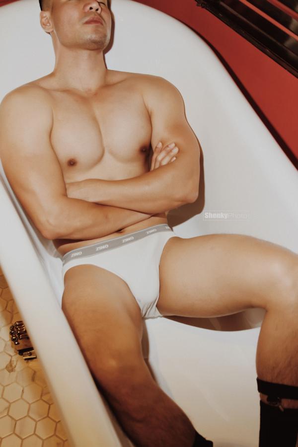 Men’s-Room-16--Mai-Quốc-Doanh-Ebook--Video