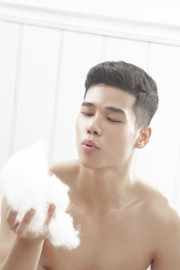 Milk-Man-01--Huy-Kai