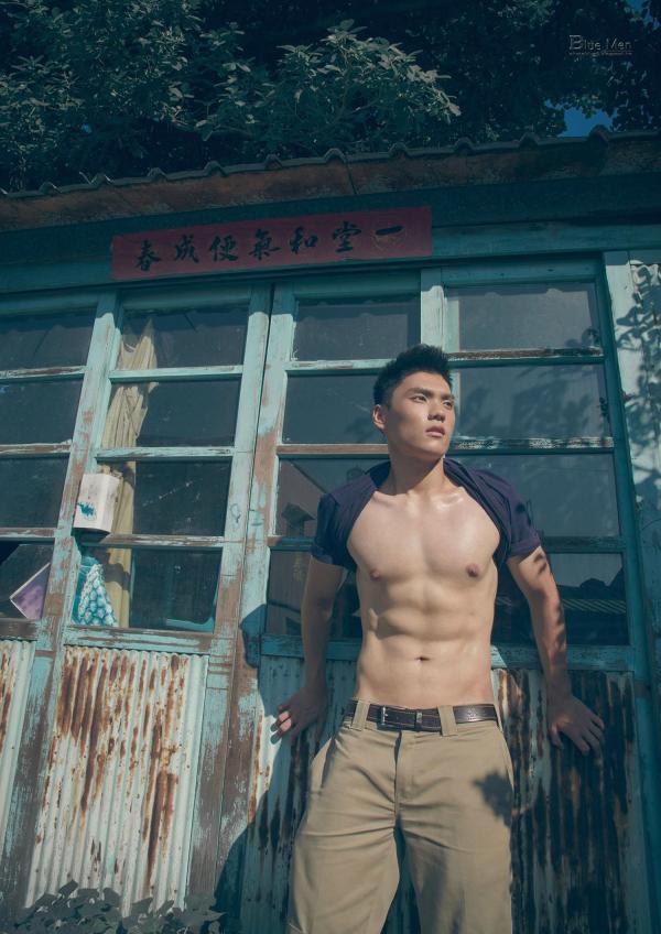 PHOTO-SET-BLUE-MAN-63-–-A-ZHEN