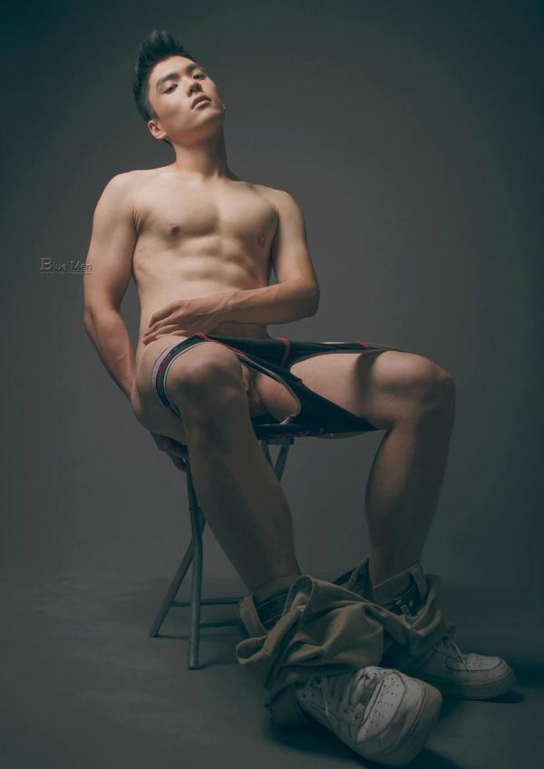 PHOTO-SET-BLUE-MAN-63-–-A-ZHEN