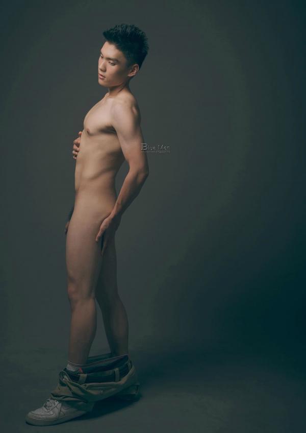 PHOTO-SET-BLUE-MAN-63-–-A-ZHEN