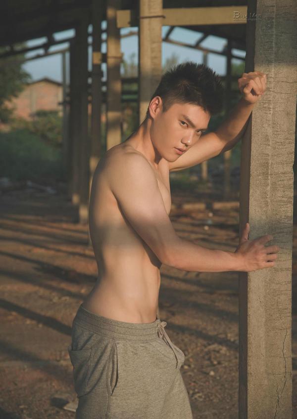 PHOTO-SET-BLUE-MAN-63-–-A-ZHEN