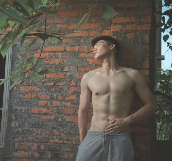 PHOTO-SET-BLUE-MAN-63-–-A-ZHEN