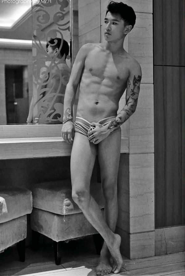 PHOTO-SET-HIGH-52-VERSION-1---YANG-LI-MING