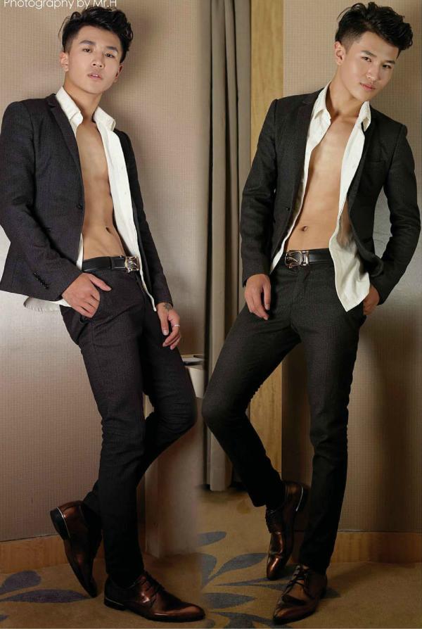 PHOTO-SET-HIGH-52-VERSION-1---YANG-LI-MING