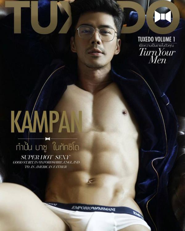 PHOTO-SETS-–-MOMENT-EXTRA-AND-TUXEDO