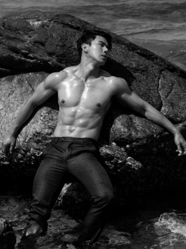 PHOTO-SETS-–-MOMENT-EXTRA-AND-TUXEDO