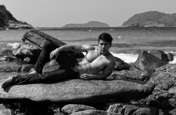 PHOTO-SETS-–-MOMENT-EXTRA-AND-TUXEDO