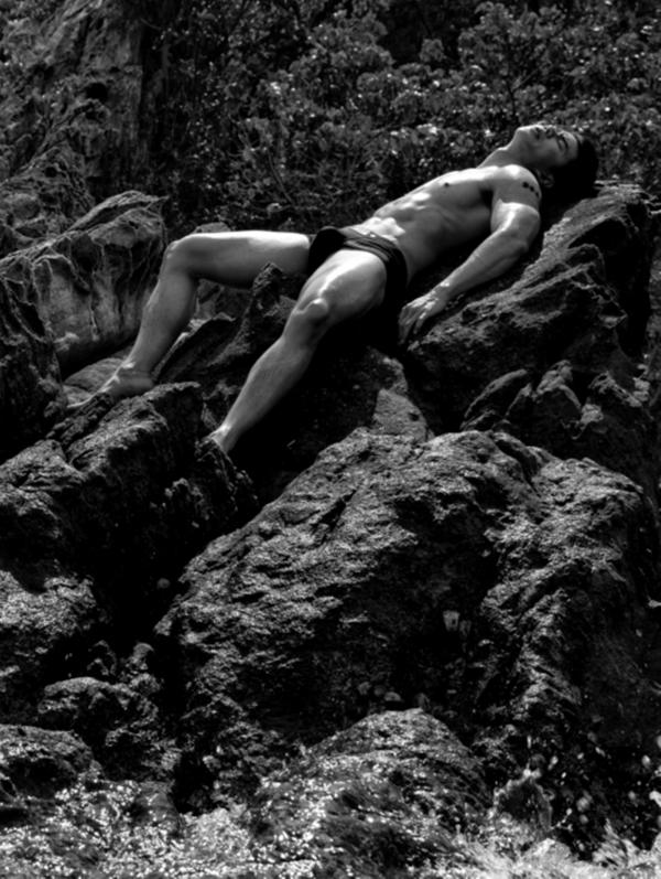 PHOTO-SETS-–-MOMENT-EXTRA-AND-TUXEDO