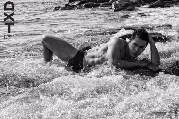 PHOTO-SETS-–-MOMENT-EXTRA-AND-TUXEDO