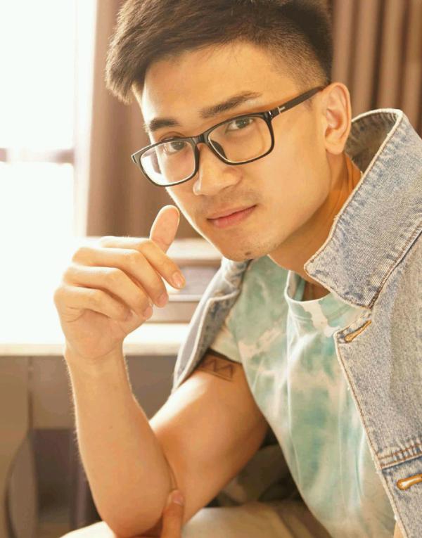 QM-3.1-扼男-眼睛男神-kayson