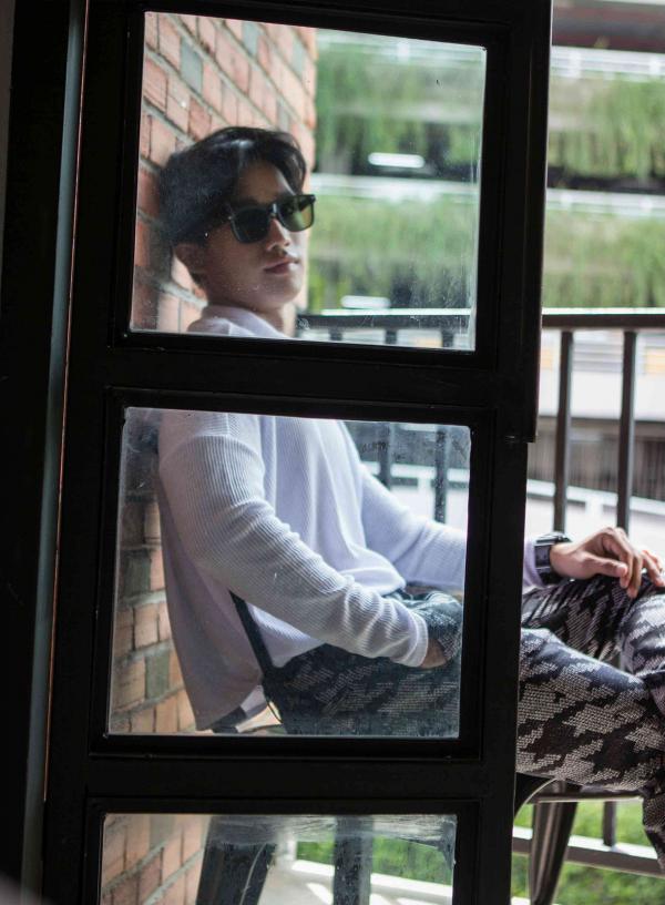 REPICK--01---Earth-Woraphong