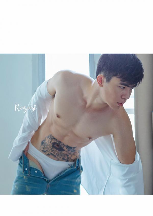 RiZiist-MaGazine-09--KnoW