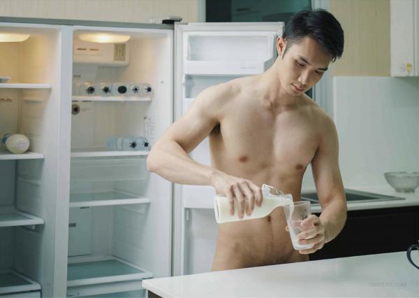 Riziist-Magazine-06--Bat