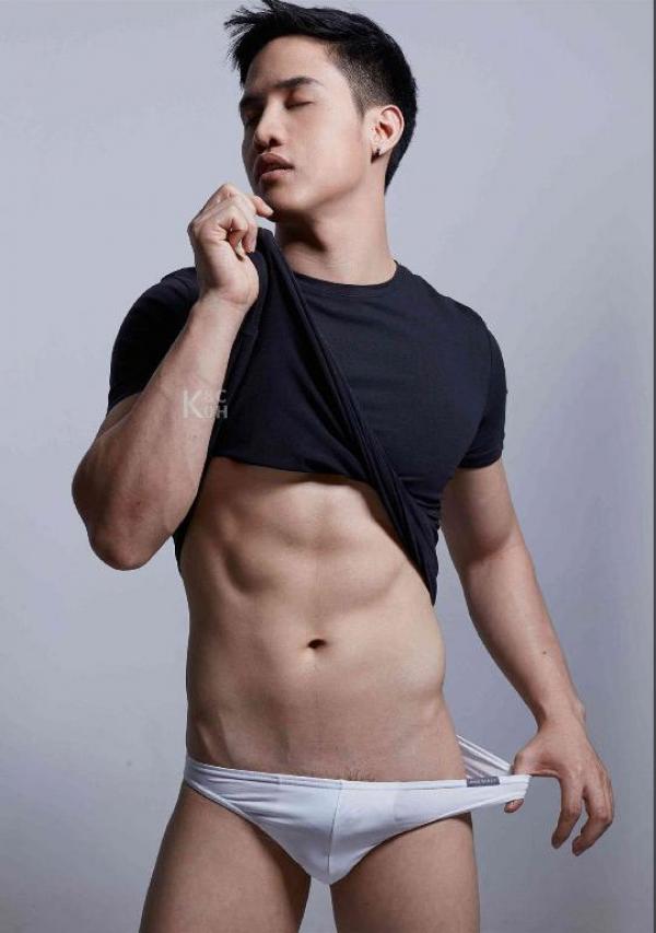 Riziist-Magazine-Issue-03-–-PALM-amp-TOR