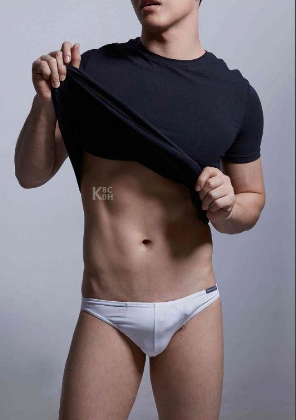 Riziist-Magazine-Issue-03-–-PALM-amp-TOR