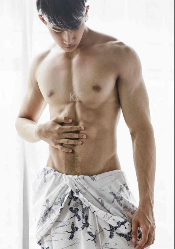 Riziist-Magazine-Issue-03-–-PALM-amp-TOR