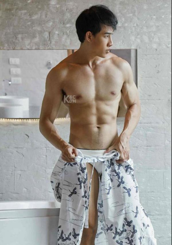 Riziist-Magazine-Issue-03-–-PALM-amp-TOR