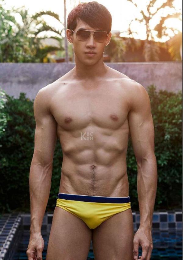 Riziist-Magazine-Issue-03-–-PALM-amp-TOR