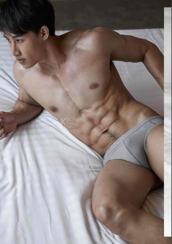 Riziist-Magazine-Issue-03-–-PALM-amp-TOR