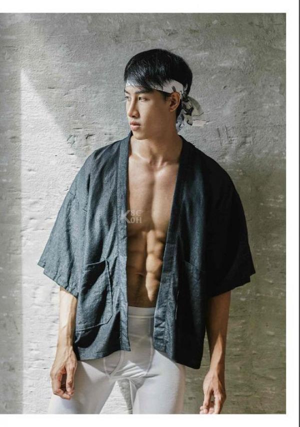 Riziist-Magazine-Issue-03-–-PALM-amp-TOR